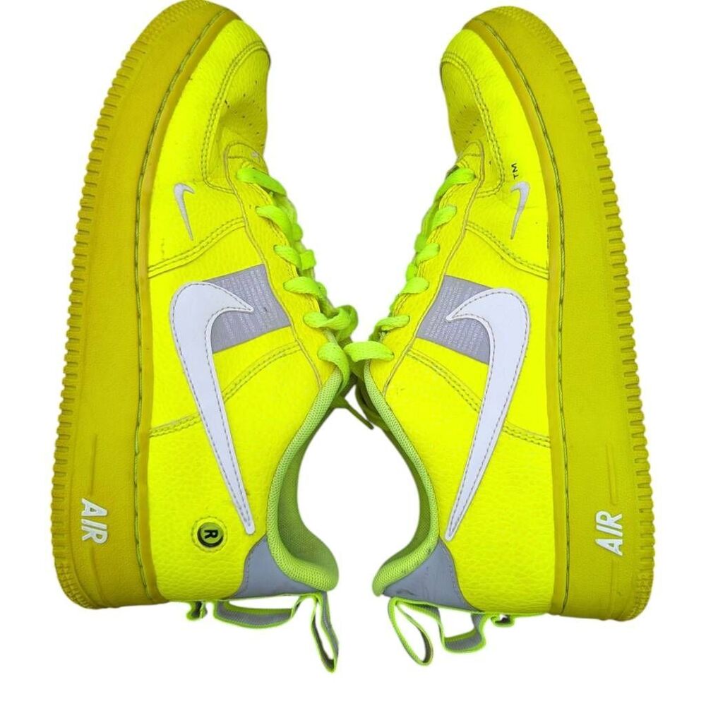 Nike Air Force 1 LV8 Utility Volt Sneakers Size 7Y AR1708-700‎ Neon Green Shoes - Picture 3 of 10